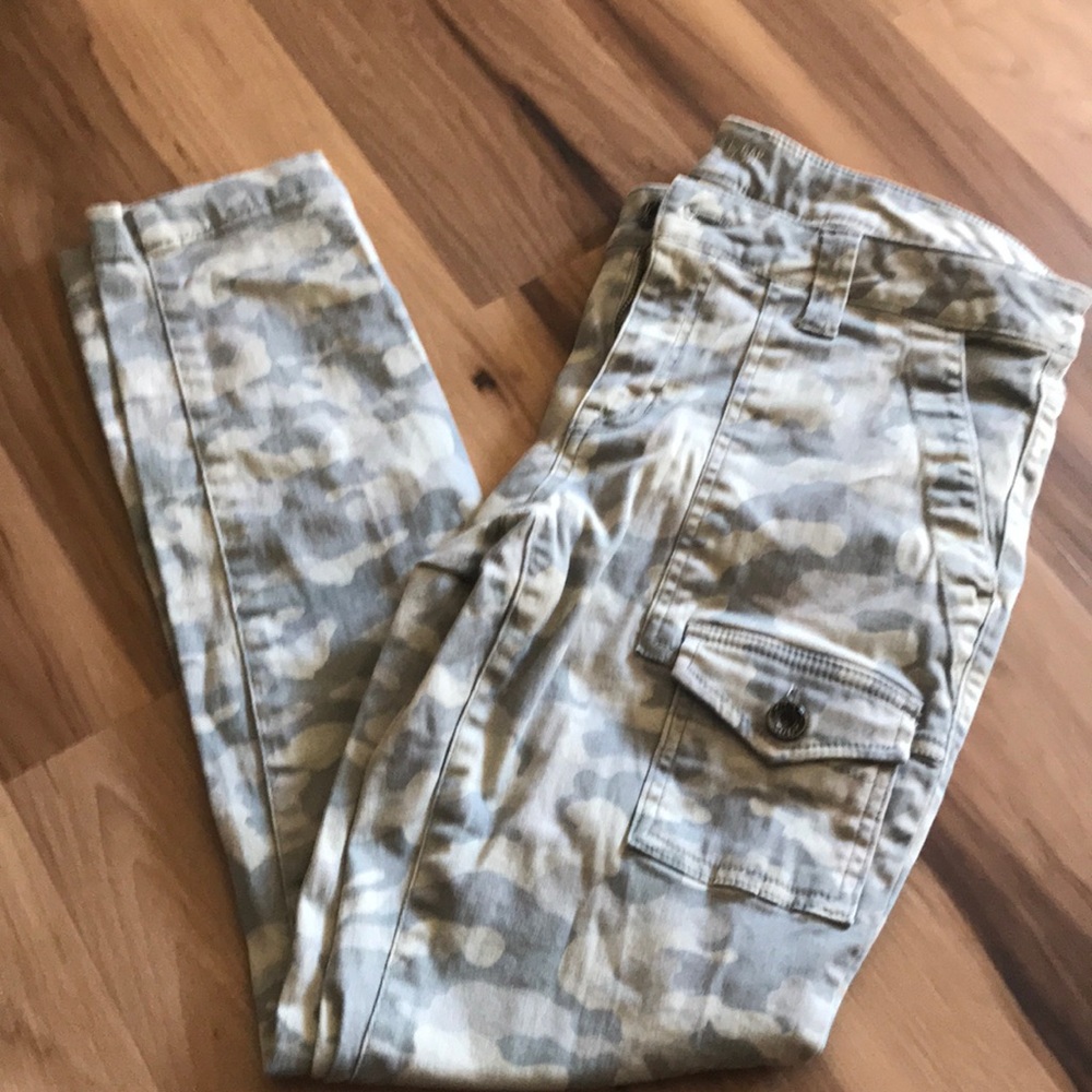Women’s Gap Camo Pants